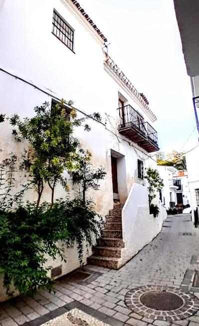 Posada Puente Romano Sedella Екстер'єр фото