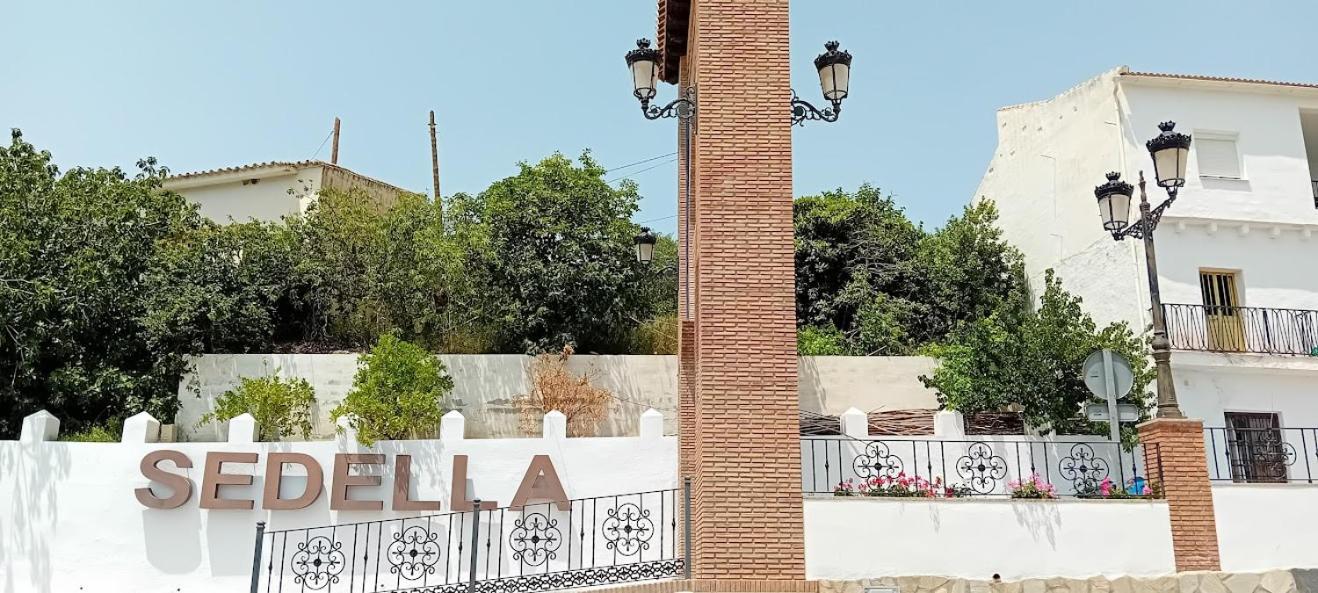 Posada Puente Romano Sedella Екстер'єр фото